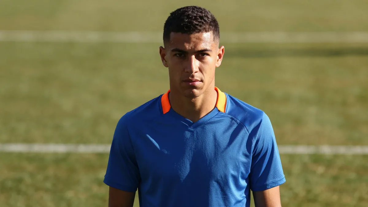Oldham Athletic in Pursuit of Powerful Midfielder Archie Lang