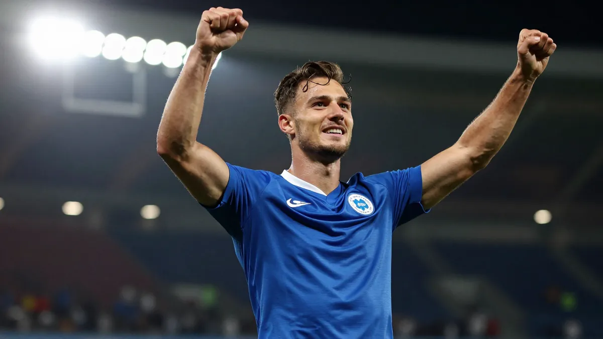 Oldham Athletic sign Southend wing-back Scott-Morriss